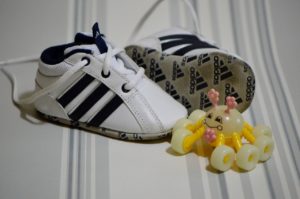 על הקשר שבין נעלי צעד ראשון איכותיות להתפתחות התינוק